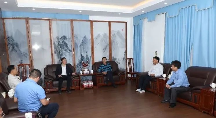 1705652670863406.jpg 海南(nan)省总工(gong)会到(dao)海南(nan)矿业开展(zhan)新(xin)春慰问.jpg