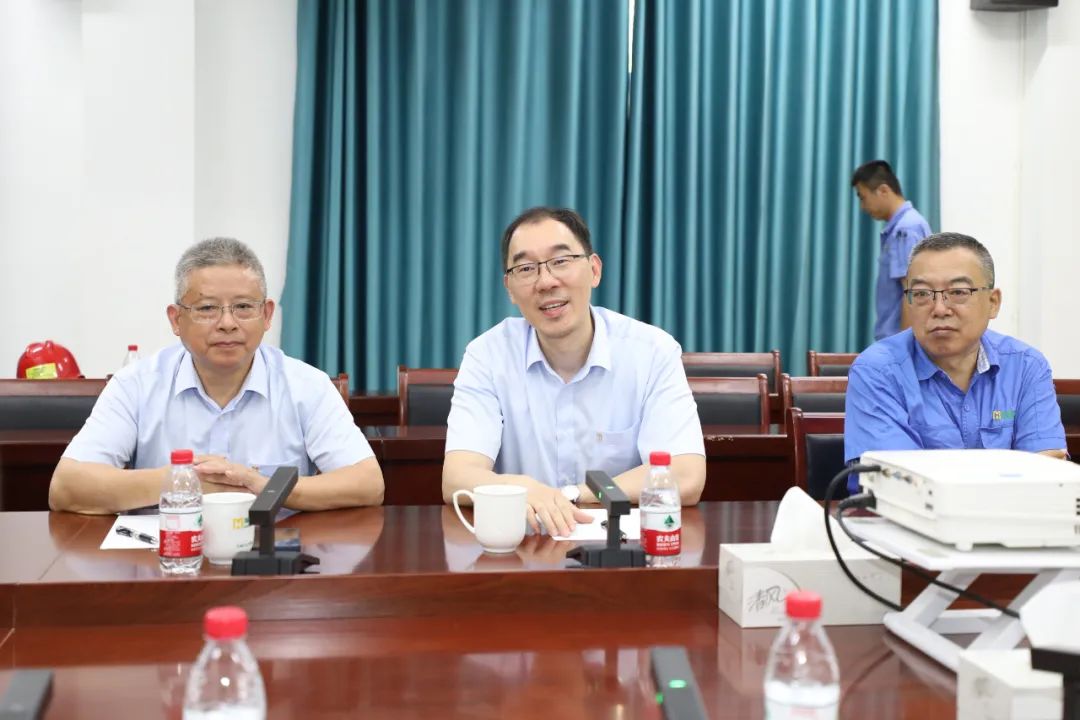 1713490065676630.jpg 中(zhong)海石油氣(qi)電(dian)集(ji)團(tuán)到(dao)访海南(nan)矿业2.jpg