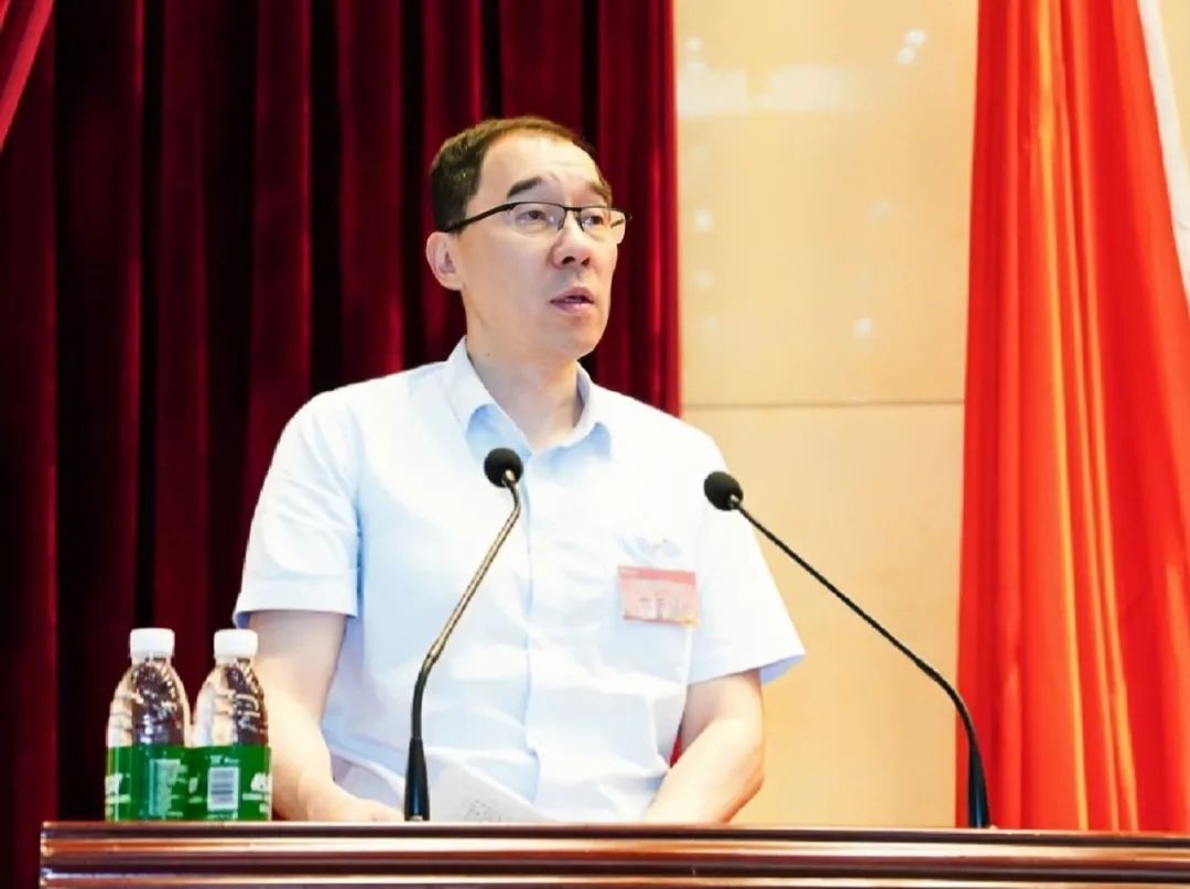 1714116400936412.jpg 海南(nan)矿业召开第四届职工(gong)代(dai)表大(da)会第一(yi)次会议5.jpg