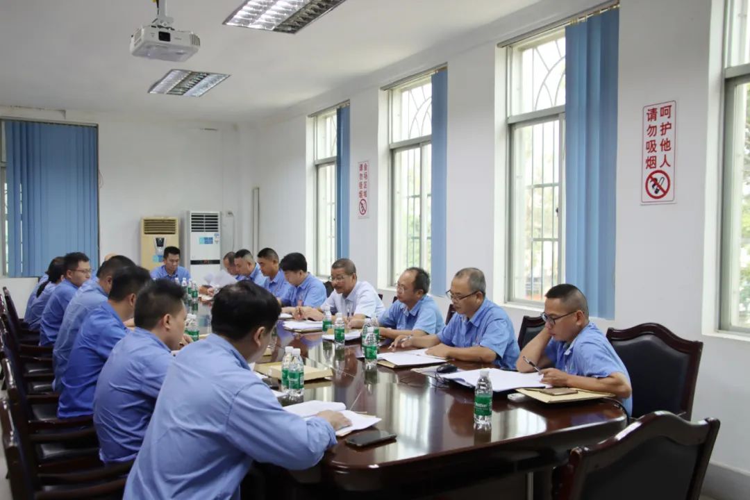 海南(nan)矿业召开第四届职工(gong)代(dai)表大(da)会第一(yi)次会议6.jpg