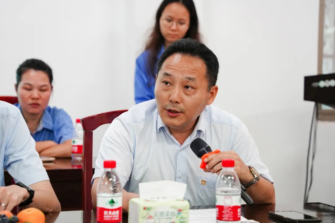 海南(nan)矿业召开“七一(yi)”座谈会6.jpg