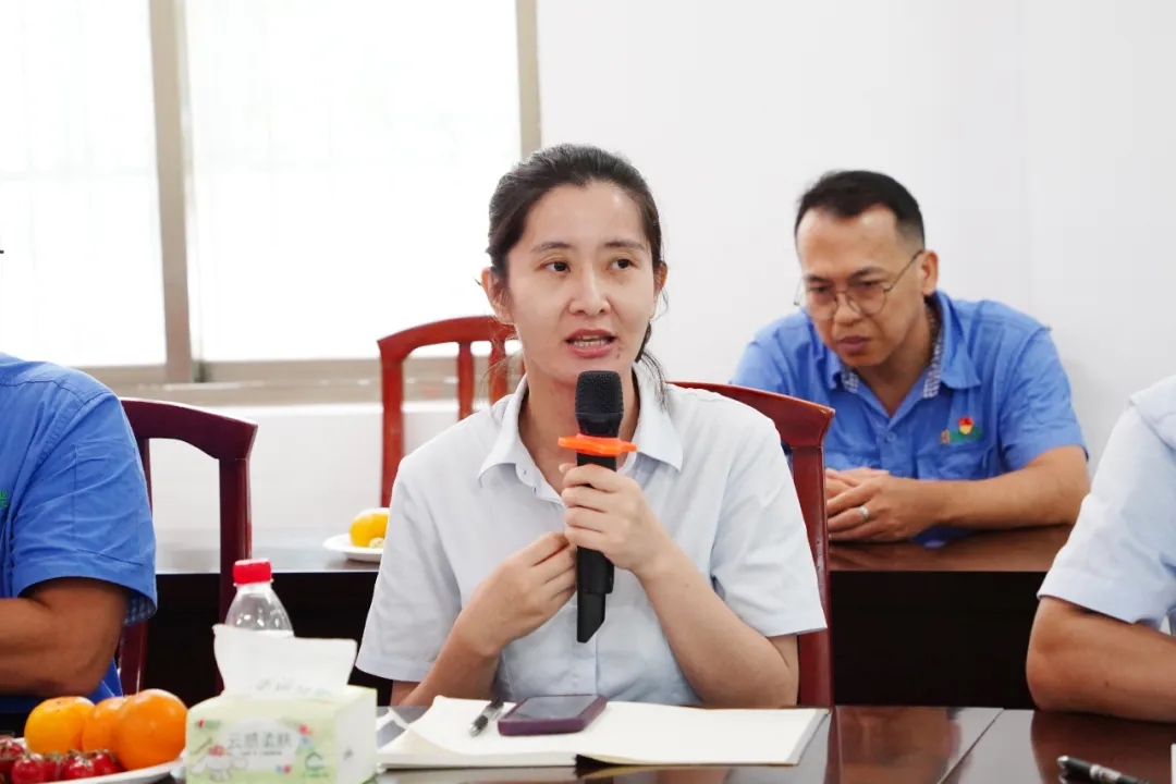 海南(nan)矿业召开“七一(yi)”座谈会10.jpg