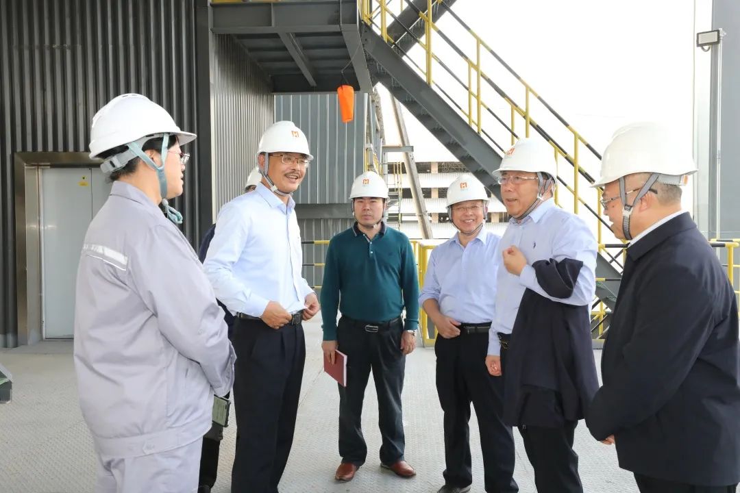 海南(nan)省政协副主(zhu)席李國(guo)梁一(yi)行到(dao)海南(nan)矿业调研