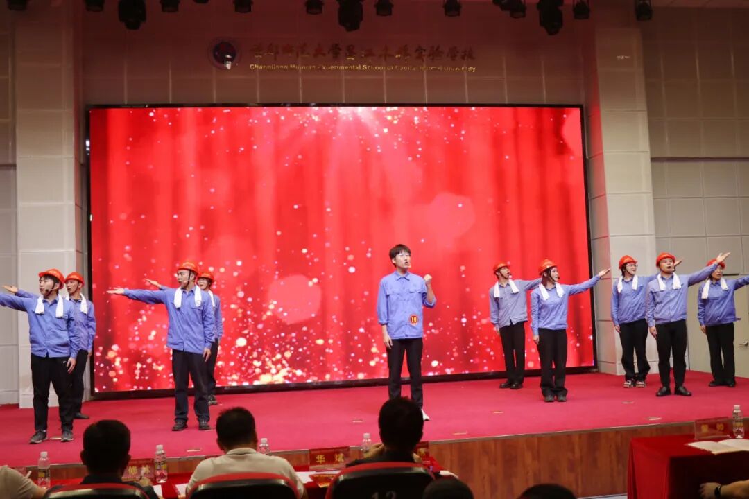 海南(nan)矿业員(yuan)工(gong)参加(jia)宣讲擂檯(tai)赛:海南(nan)矿业員(yuan)工(gong)参加(jia)海南(nan)省自贸港主(zhu)题宣讲擂檯(tai)赛 并在(zai)昌江(jiang)选拔赛中(zhong)获佳绩